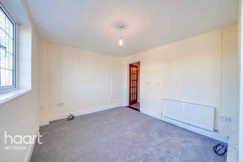 2 bedroom maisonette for sale, St Nicholas Close, Witham