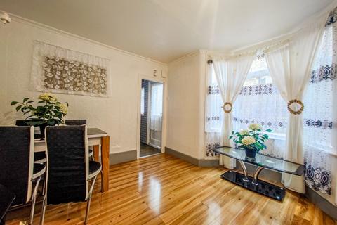 4 bedroom terraced house for sale, Plumstead Common Road, Plumstead, SE18 2RT
