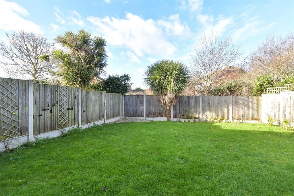 Magnolia Rise, Herne Bay, Kent 3 bed detached house - £383,000
