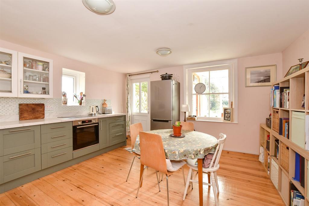 Kitchen/ Dining Room