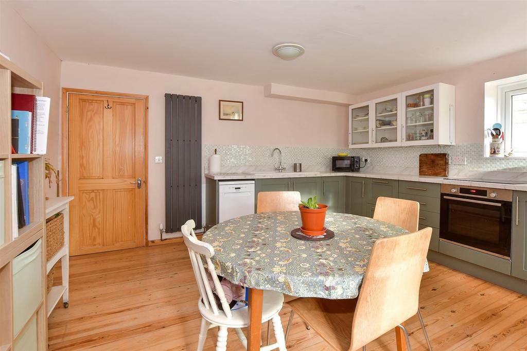 Kitchen/ Dining Room