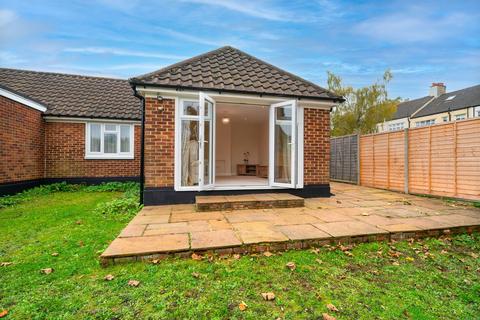 10 The Glen, Croydon, CR0 5EN