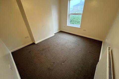 3 bedroom end of terrace house to rent, Robey Terrace, Nottingham NG7