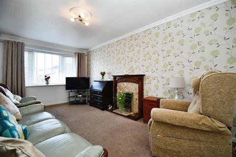 2 bedroom semi-detached bungalow for sale, Greenfield Garth, Hull