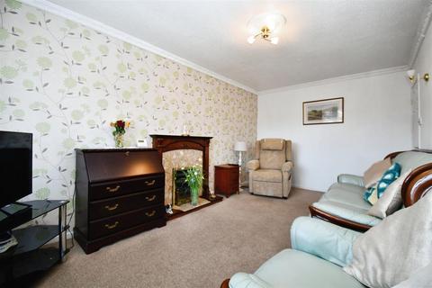 2 bedroom semi-detached bungalow for sale, Greenfield Garth, Hull