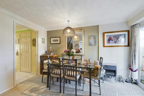 80 Bach Close, Basingstoke, RG22 4JZ