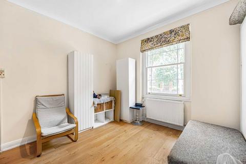 Studio to rent, Aylesford Street, London SW1V