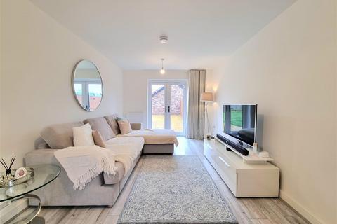 27 Dean Close, Weston, Spalding, PE12 6HG