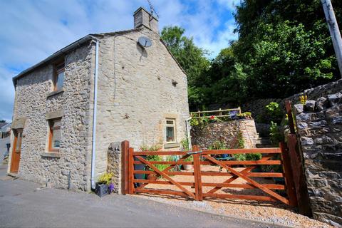 3 bedroom end of terrace house to rent, Alma Road, Tideswell