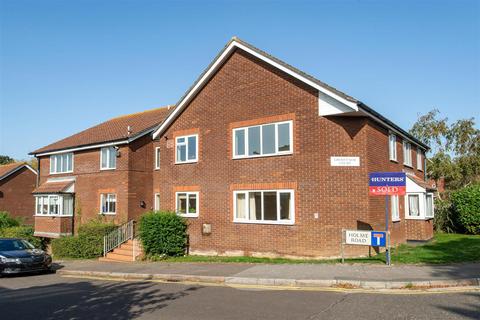 1 bedroom flat for sale, Holme Road, Highcliffe, Christchurch, Dorset, BH23 5LJ