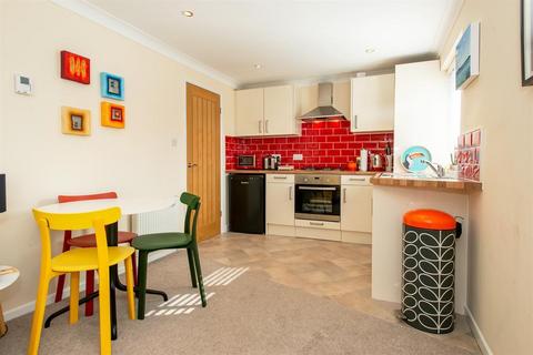 1 bedroom flat for sale, Holme Road, Highcliffe, Christchurch, Dorset, BH23 5LJ