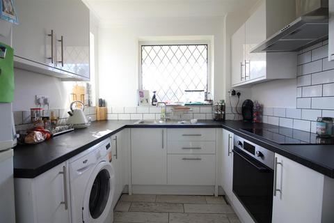 2 bedroom flat for sale, Stanks Lane South, Leeds LS14