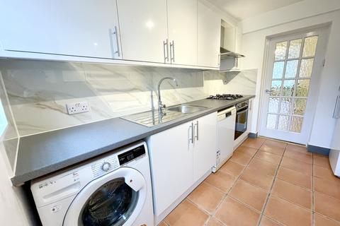 3 bedroom terraced house to rent, Clive Road, Enfield EN1