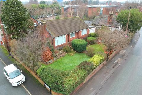 2 bedroom detached bungalow to rent, Crow Lane East, Newton-le-willows