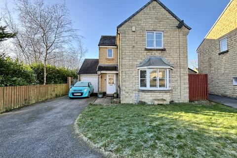 3 bedroom detached house for sale, Siskin Drive, Bradford BD6