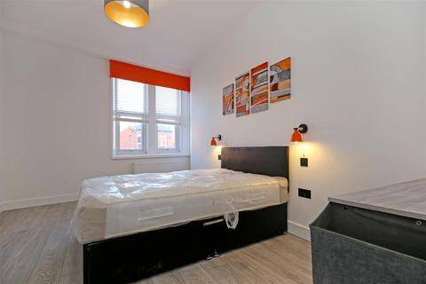 5 bedroom maisonette to rent, Heaton Road, Newcastle Upon Tyne NE6