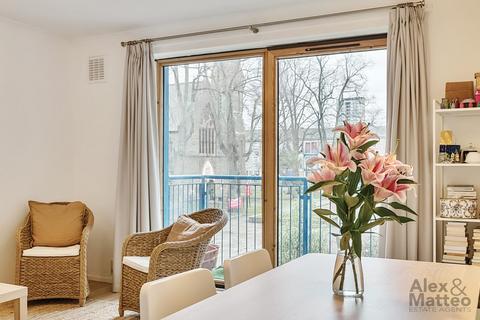 2 bedroom flat for sale, Thorburn Square, Bermondsey, SE1