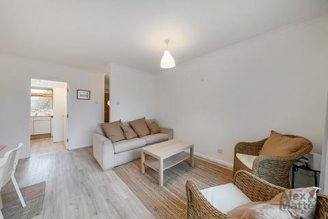93 Thorburn Square, London, SE1 5QF