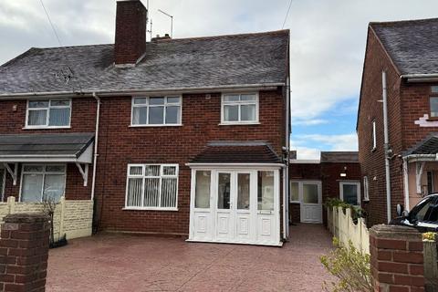 3 bedroom semi-detached house to rent, Lawrence Avenue, Wednesfield WV11