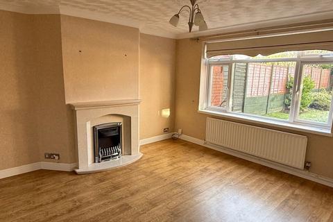 3 bedroom semi-detached house to rent, Lawrence Avenue, Wednesfield WV11