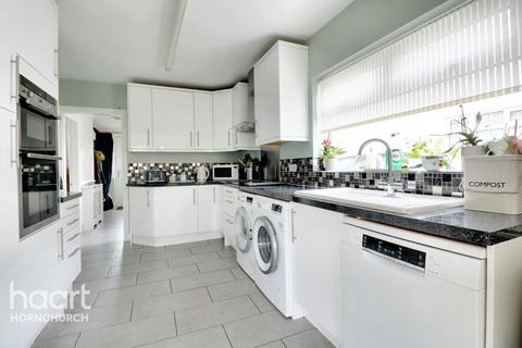 3 bedroom semi-detached house for sale, Warren Drive, Hornchurch