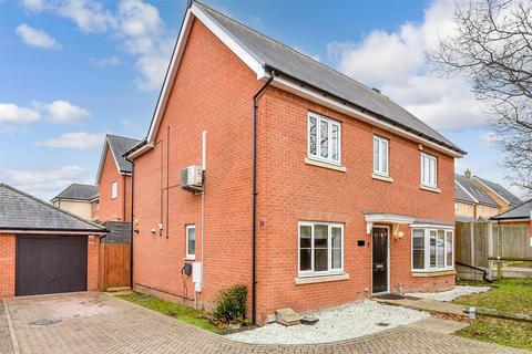 4 bedroom detached house for sale, Reeds Close, Laindon, Basildon, Essex