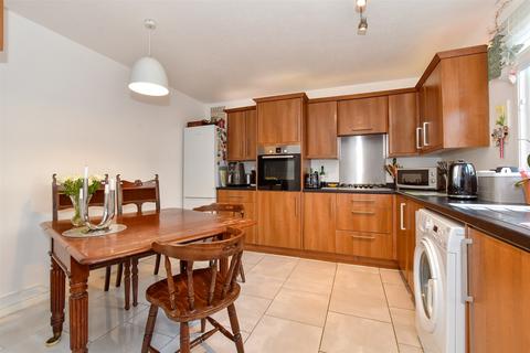 159 Namur Place, Burgoyne Heights, Dover, CT15 5LX