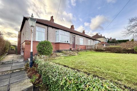 3 bedroom semi-detached bungalow for sale, Kaye Lane, Almondbury, Huddersfield, HD5 8XP