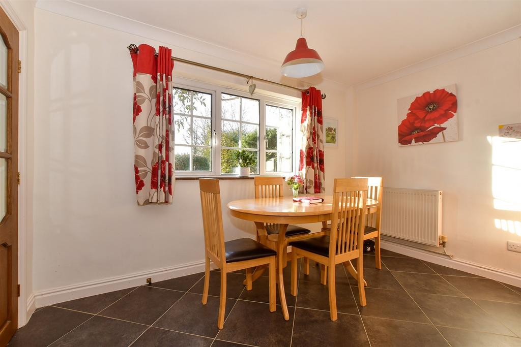 Kitchen/ Breakfast Room