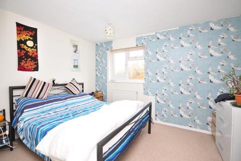 2 bedroom end of terrace house to rent, Hillingdale, Crawley, RH11