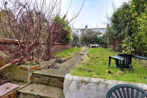 3 bedroom terraced house to rent, Redvers Road, Brighton, East Sussex