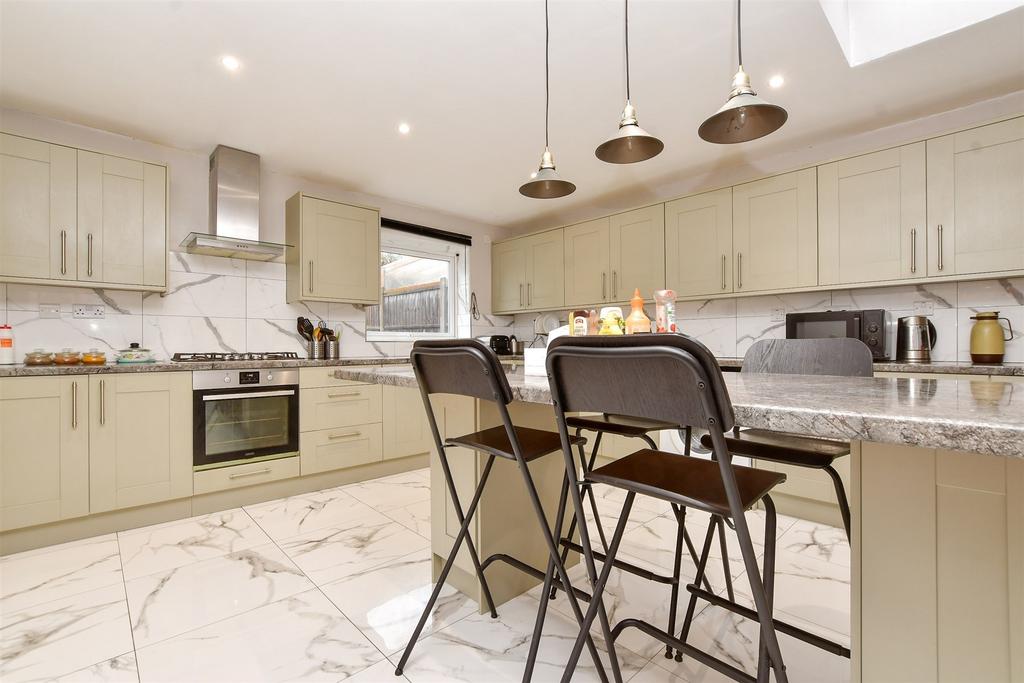 Kitchen/Dining Area