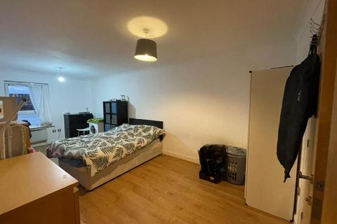 2 bedroom apartment to rent, Langbourne Place, London