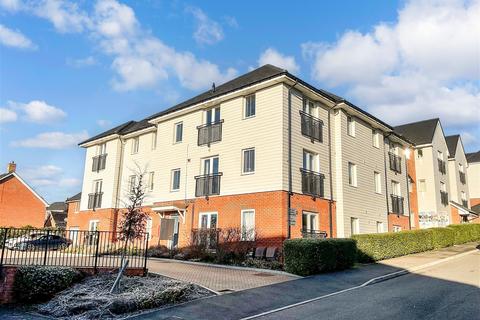 2 bedroom ground floor flat for sale, Virginia Drive, Haywards Heath, West Sussex