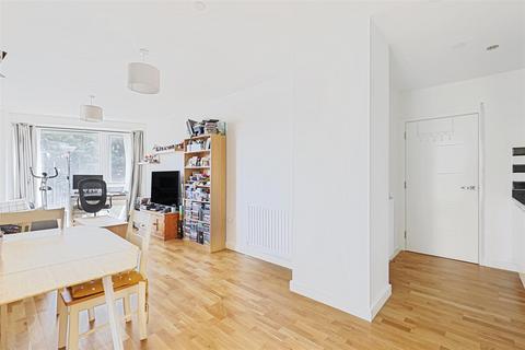 2 bedroom apartment for sale, Hampden Road, London N8