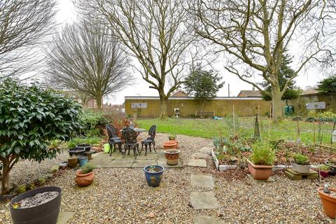 1 bedroom ground floor flat for sale, Little Chequers, Wye, Ashford, Kent