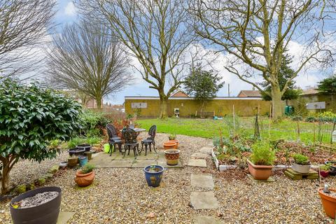 1 bedroom ground floor flat for sale, Little Chequers, Wye, Ashford, Kent