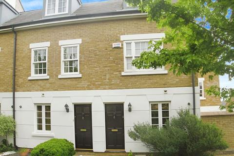 4 bedroom terraced house to rent, Maidstone, Kent ME16