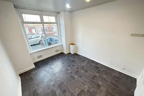 3 bedroom terraced house to rent, Portland Road, Manchester, M13