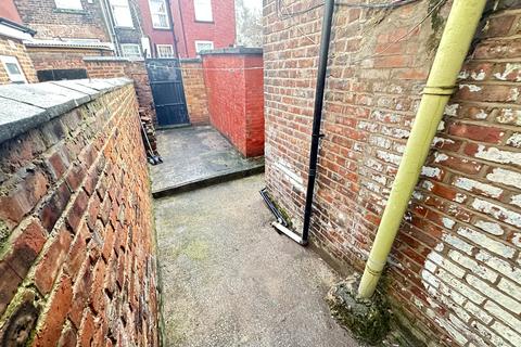 3 bedroom terraced house to rent, Portland Road, Manchester, M13