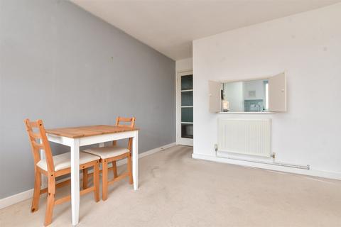 2 bedroom flat for sale, Hillside Road, Whyteleafe, Surrey