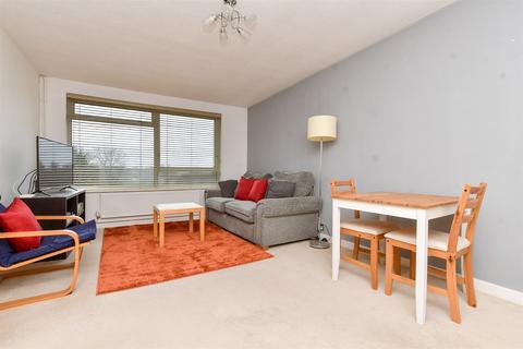 2 bedroom flat for sale, Hillside Road, Whyteleafe, Surrey