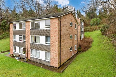 2 bedroom flat for sale, Hillside Road, Whyteleafe, Surrey