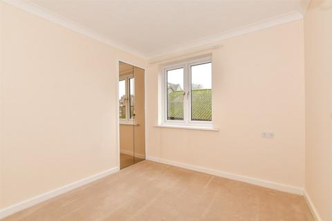 2 bedroom flat for sale, Station Road, Pulborough, West Sussex