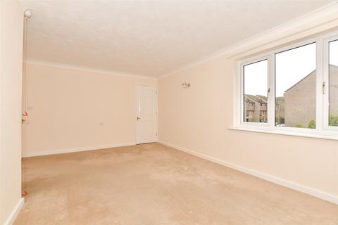 2 bedroom flat for sale, Station Road, Pulborough, West Sussex