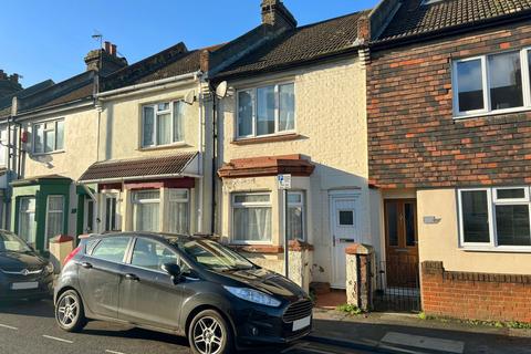 3 bedroom terraced house for sale, Gillingham Road, Gillingham, ME7