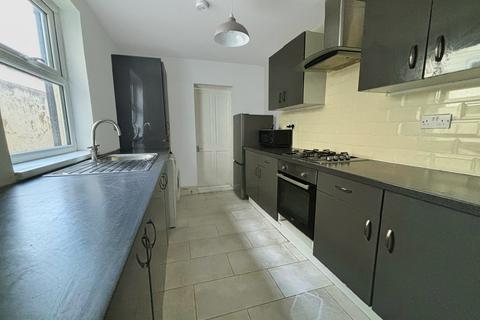 3 bedroom terraced house for sale, Gillingham Road, Gillingham, ME7