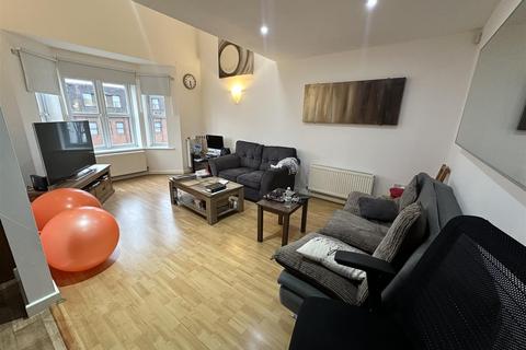 2 bedroom flat for sale, Russell Place, Sale