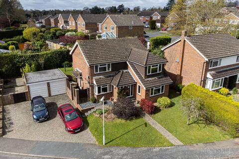 5 bedroom detached house for sale, Hillary Close, East Grinstead RH19