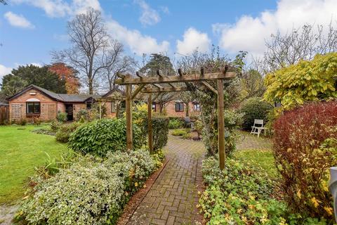 1 bedroom flat for sale, Wray Park Road, Reigate, Surrey